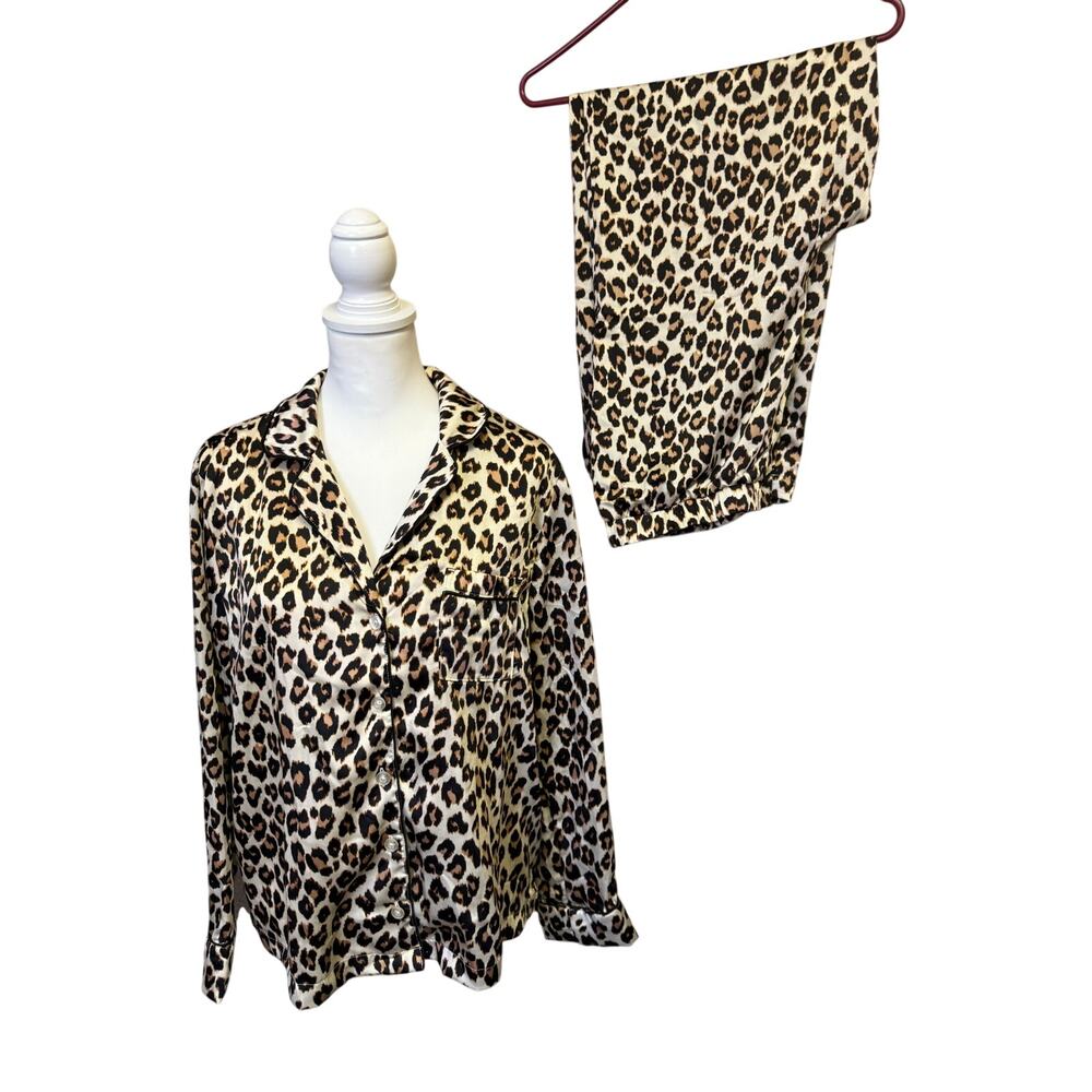 LOFT SLEEP WOMENS L SATIN LEAPORD PAJAMA SET NWT BUTTON DOWN PANTS LL025